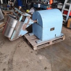 Winkworth-60Lts-single-arm-drum-mixer.